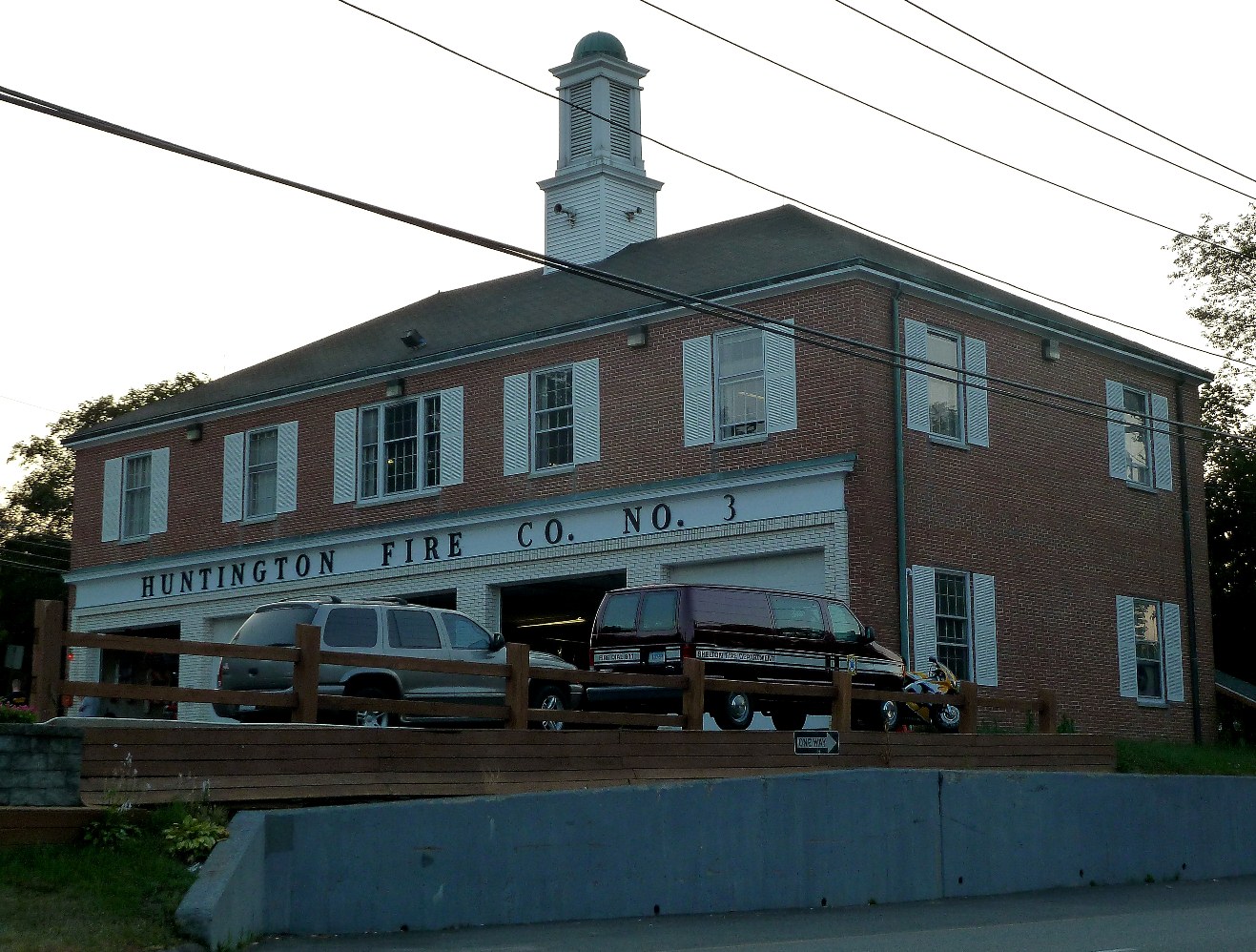 The Huntington Street Café In Shelton Offers Good Food, Music, Camaraderie & Even Steamed Cheeseburgers